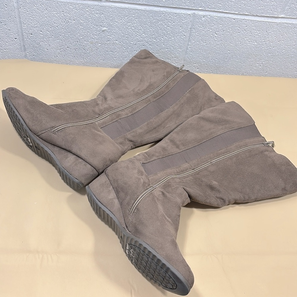 Brown side laced imitation suede low heeled boots​​​​​​ - Picture 2 of 11